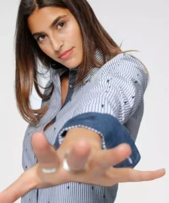 KangaROOS Hemdbluse mit kontrastfarbenen Details -KangaROOS Verkaufsladen 1aa7f169 4732 5e86 8a85 8b7eb84c1170