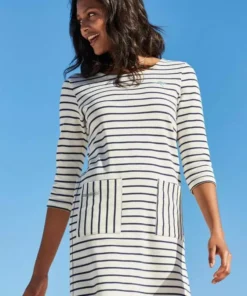 KangaROOS Sweatkleid im maritimen Streifenmuster Schwarz-wollweiß, Weiß-marine-gestreift 15 KangaROOS Sweatkleid im maritimen Streifenmuster Schwarz-wollweiß, Weiß-marine-gestreift -KangaROOS Verkaufsladen 27333944