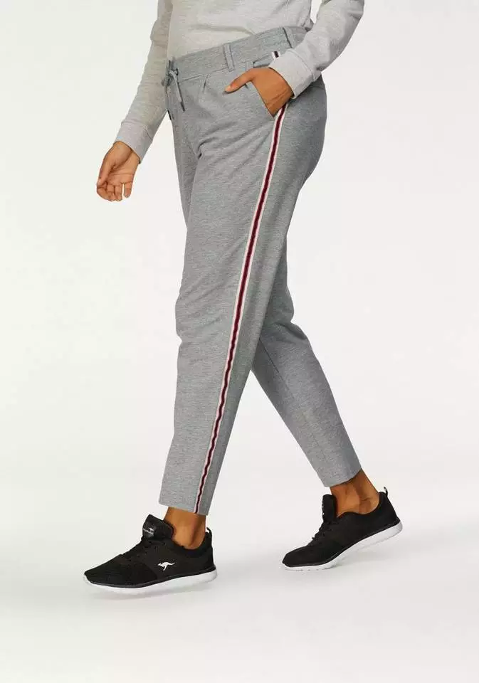 KangaROOS Jogger Pants mit seitlichem, aufgesetztem Galon-Streifen Marine, Weiß, Graublau-meliert, Schwarz 14 KangaROOS Jogger Pants mit seitlichem, aufgesetztem Galon-Streifen Marine, Weiß, Graublau-meliert, Schwarz – Bild 14