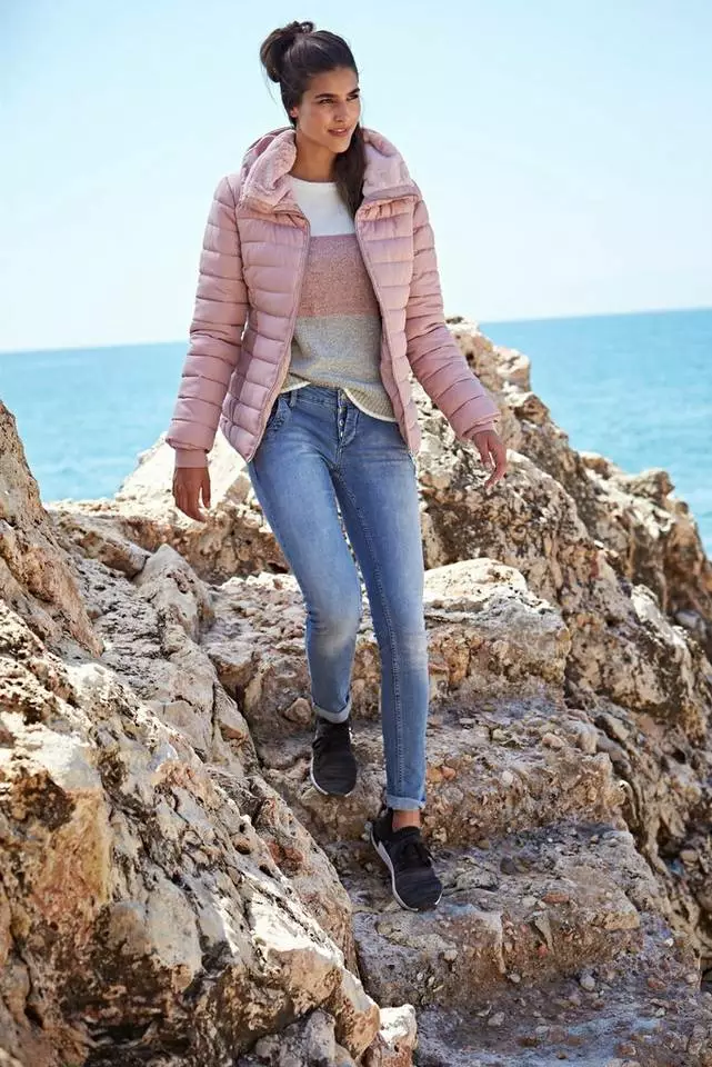 KangaROOS Rundhalspullover aus Loop-Garn im besonderen Blockstreifen 11 KangaROOS Rundhalspullover aus Loop-Garn im besonderen Blockstreifen – Bild 11