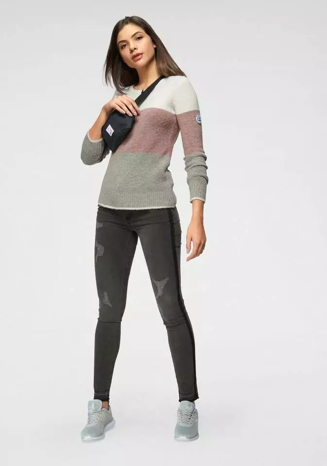 KangaROOS Rundhalspullover aus Loop-Garn im besonderen Blockstreifen 8 KangaROOS Rundhalspullover aus Loop-Garn im besonderen Blockstreifen – Bild 8