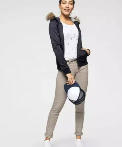 KangaROOS Chinohose (Set, 2-tlg., mit Gürtel) in schmaler Form, mit Kordel zu binden Beige, Schwarz, Wei&szlig;, Marine -KangaROOS Verkaufsladen 31902266