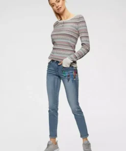 KangaROOS Rundhalspullover im bunt gemusterten Jaquard-Feinstrick Rosa-bunt, Hellgrau-meliert-bunt, Wollweiß-grau-bunt, Schwarz-rot-bunt 20 KangaROOS Rundhalspullover im bunt gemusterten Jaquard-Feinstrick Rosa-bunt, Hellgrau-meliert-bunt, Wollweiß-grau-bunt, Schwarz-rot-bunt -KangaROOS Verkaufsladen 32477390