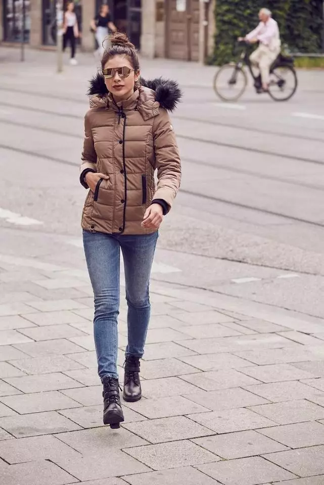 KangaROOS V-Ausschnitt-Pullover in breit geripptem Feinstrick Hellgrau-melange, Aquablau, Marine, Khaki 15 KangaROOS V-Ausschnitt-Pullover in breit geripptem Feinstrick Hellgrau-melange, Aquablau, Marine, Khaki – Bild 15