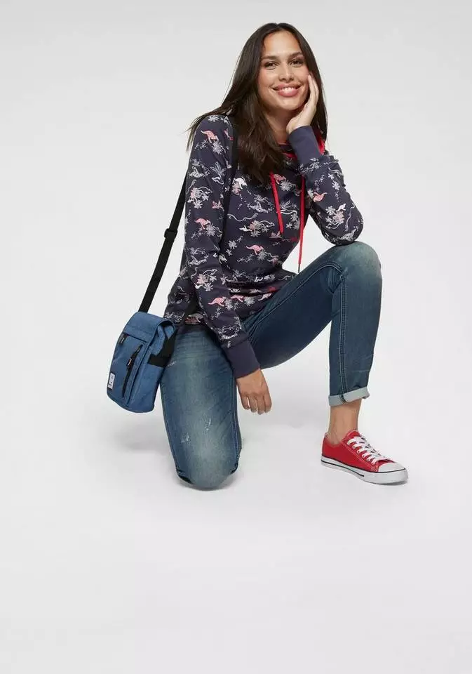 KangaROOS Kapuzensweatshirt im Allover-Print mit kontrastfarbenem Kapuzen-Futter 4 KangaROOS Kapuzensweatshirt im Allover-Print mit kontrastfarbenem Kapuzen-Futter – Bild 4