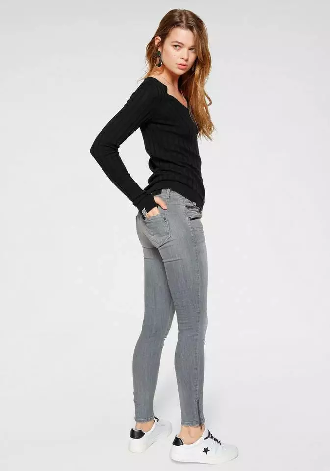 KangaROOS V-Ausschnitt-Pullover in breit geripptem Feinstrick Hellgrau-melange, Aquablau, Marine, Khaki 13 KangaROOS V-Ausschnitt-Pullover in breit geripptem Feinstrick Hellgrau-melange, Aquablau, Marine, Khaki – Bild 13