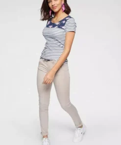 KangaROOS Chinohose (Set, 2-tlg., mit Gürtel) in schmaler Form, mit Kordel zu binden Beige, Schwarz, Wei&szlig;, Marine -KangaROOS Verkaufsladen 37001844