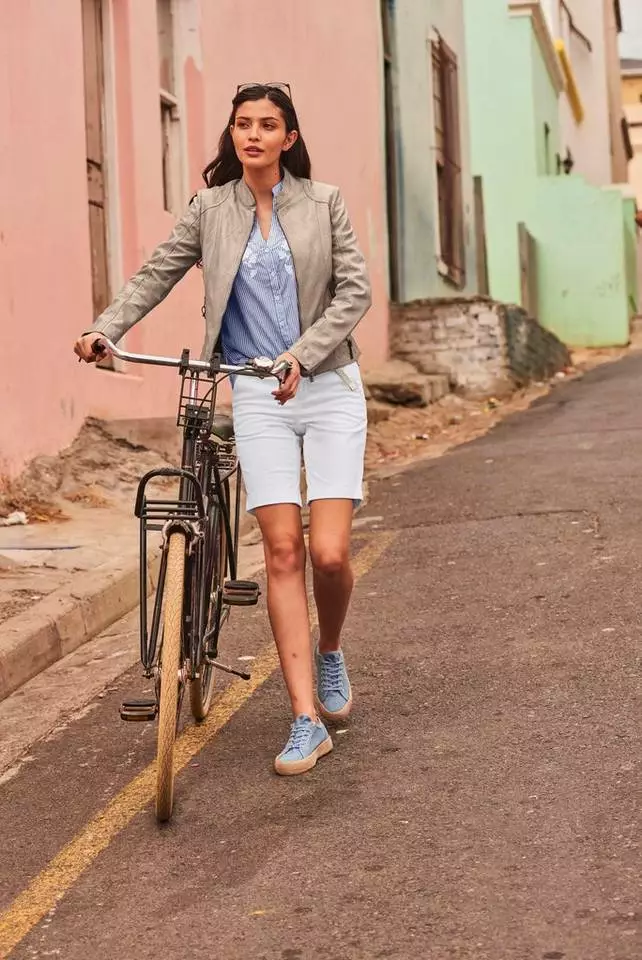 KangaROOS Hemdbluse mit Volants am Ärmel und Blumen-Stickerei vorne 8 KangaROOS Hemdbluse mit Volants am Ärmel und Blumen-Stickerei vorne – Bild 8