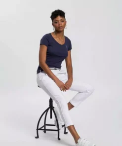 KangaROOS T-Shirt mit V-Neck und silberschimmernden Logodruck auf der Brust - NEUE KOLLEKTION Rosa, Weiß, Marine 11 KangaROOS T-Shirt mit V-Neck und silberschimmernden Logodruck auf der Brust - NEUE KOLLEKTION Rosa, Weiß, Marine -KangaROOS Verkaufsladen 3f7851c6 c2de 59b1 b4e5 b96bdb890c0d