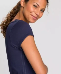 KangaROOS T-Shirt mit süßem aufgekrempleten Ärmalsaum Weiß, Rosa, Marine, Schwarz 11 KangaROOS T-Shirt mit süßem aufgekrempleten Ärmalsaum Weiß, Rosa, Marine, Schwarz -KangaROOS Verkaufsladen 4ce4bb0f efed 5ae0 86cf a425a56b8f6f