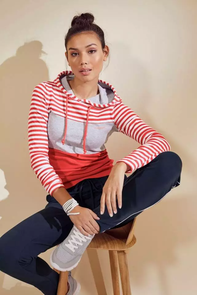 KangaROOS Kapuzenshirt in verspielter Ringel-Optik mit Colorblocking Design Schwarz-weiß-hellgrau, Weiß-marine-rauchblau, Coral-hellgrau-gestreift, Grün-marine-gestreift 7 KangaROOS Kapuzenshirt in verspielter Ringel-Optik mit Colorblocking Design Schwarz-weiß-hellgrau, Weiß-marine-rauchblau, Coral-hellgrau-gestreift, Grün-marine-gestreift – Bild 7