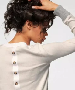 KangaROOS Rundhalspullover mit Knopfleiste hinten und Konstrast-Bündchen - NEUE KOLLEKTION Beige-hellgrau, Mint-weiß 11 KangaROOS Rundhalspullover mit Knopfleiste hinten und Konstrast-Bündchen - NEUE KOLLEKTION Beige-hellgrau, Mint-weiß -KangaROOS Verkaufsladen 7ee4eb15 fed6 5eae 9a91 0c5737c5571f