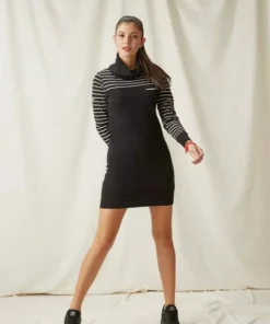 KangaROOS Sweatkleid mit gestreiftem Schulter- und Ärmelbereich 13 KangaROOS Sweatkleid mit gestreiftem Schulter- und Ärmelbereich -KangaROOS Verkaufsladen 84893bd8 2747 5569 b03f 027b8d341967