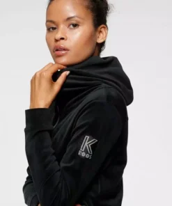 KangaROOS Kapuzensweatjacke aus weichem Nicky-Samt mit collem Nieten-Logo - NEUE KOLLEKTION Schwarz, Marine -KangaROOS Verkaufsladen 9a64f929 f52a 506e 8478 e7fc488304df