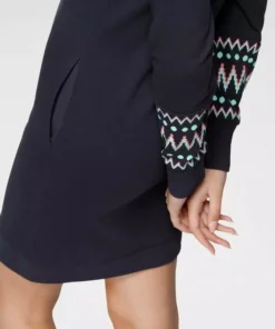 KangaROOS Sweatkleid mit trendigem Druck vorn und an den Ärmeln - NEUE KOLLEKTION -KangaROOS Verkaufsladen b30bf086 4924 5bc6 9813 8f1df48fa430