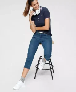 KangaROOS Poloshirt mit kontrastfarbenem, gestreiftem Kragen und Ärmelbündchen -KangaROOS Verkaufsladen cbb4a969 6045 53da 8039 06f5f17a8578