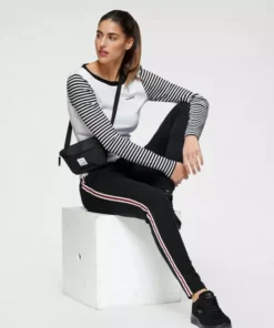 KangaROOS Langarmshirt im modischem Uni-Streifen-Mix Weiß-schwarz-gestreift, Marine-weiß 11 KangaROOS Langarmshirt im modischem Uni-Streifen-Mix Weiß-schwarz-gestreift, Marine-weiß -KangaROOS Verkaufsladen f26f3407 0dec 51cb b2d6 ae4a939fc0de