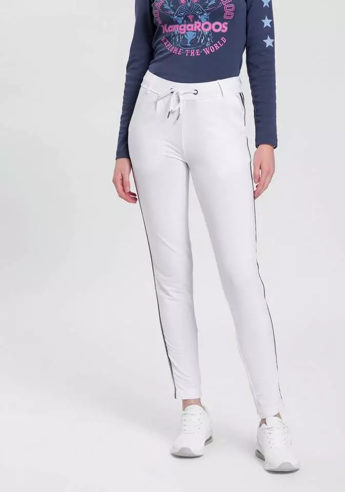 KangaROOS Jogger Pants mit seitlichem, aufgesetztem Galon-Streifen Marine, Weiß, Graublau-meliert, Schwarz 1 KangaROOS Jogger Pants mit seitlichem, aufgesetztem Galon-Streifen Marine, Weiß, Graublau-meliert, Schwarz